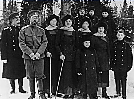 1917 年 2 月から 10 月にかけてのロシア革命 