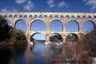 Pont du Gard, historia del mayor acueducto romano 