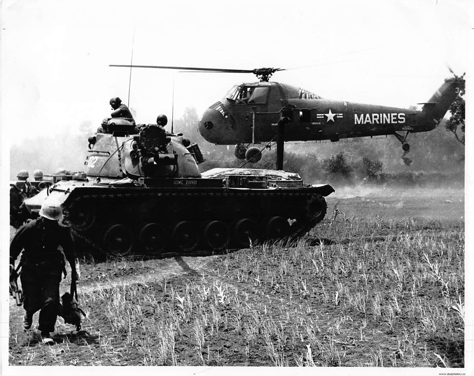 Operación iluminada por las estrellas. Vietnam, 1965 