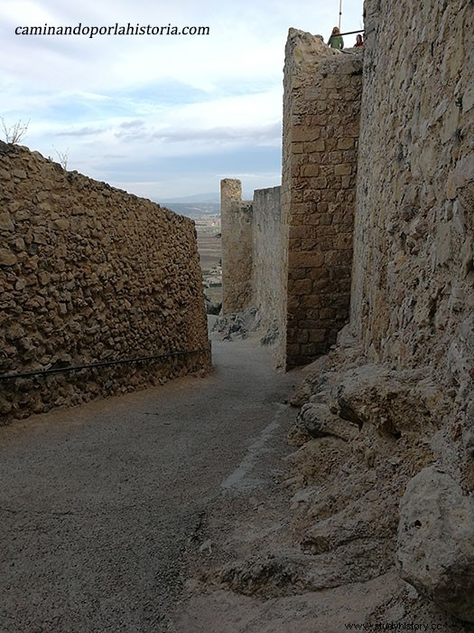 Castillo de Miravet, refugio templario a orillas del río Ebro. 