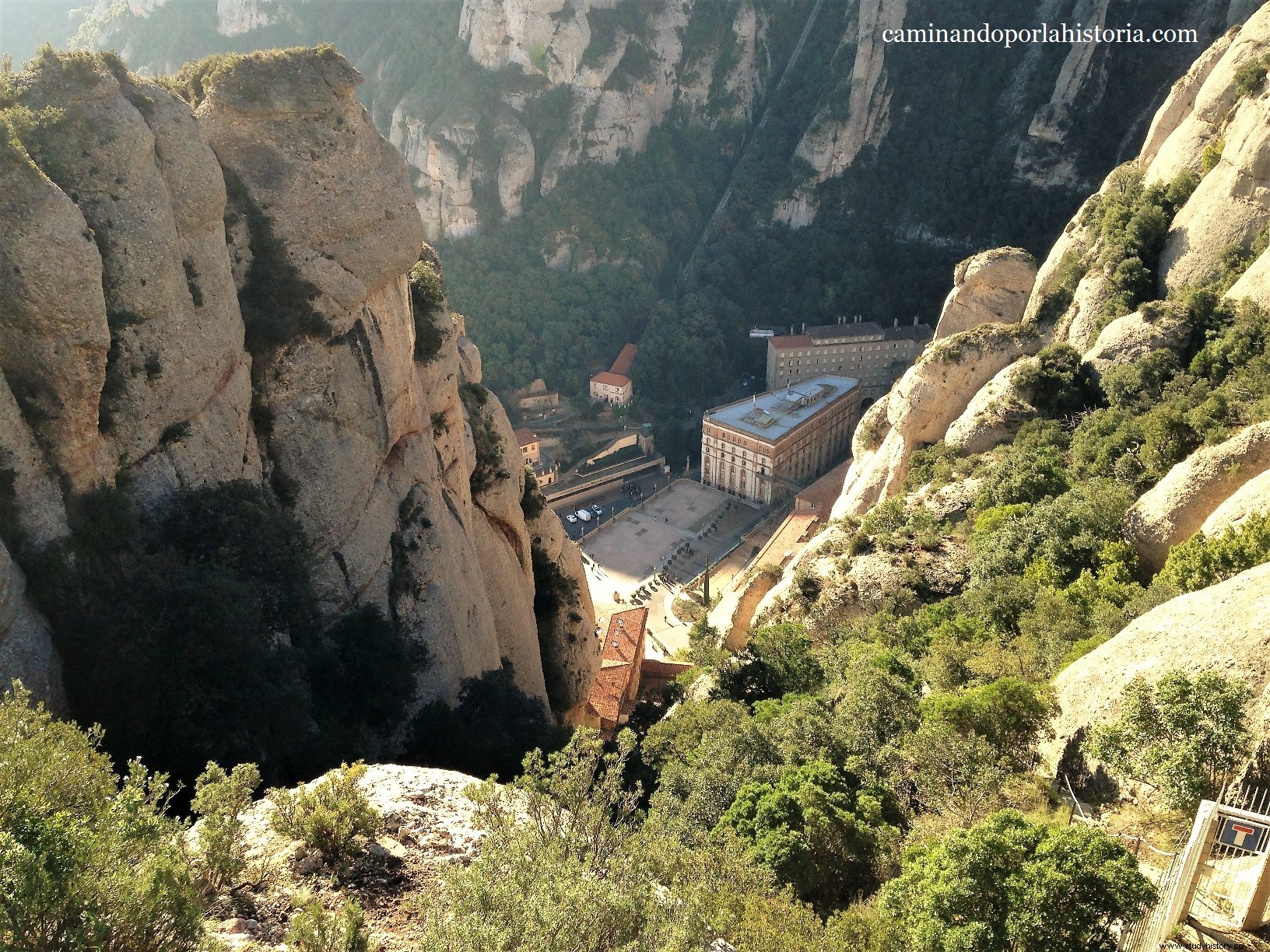 Ruta de las ermitas de Tebaida en la montaña de Montserrat 