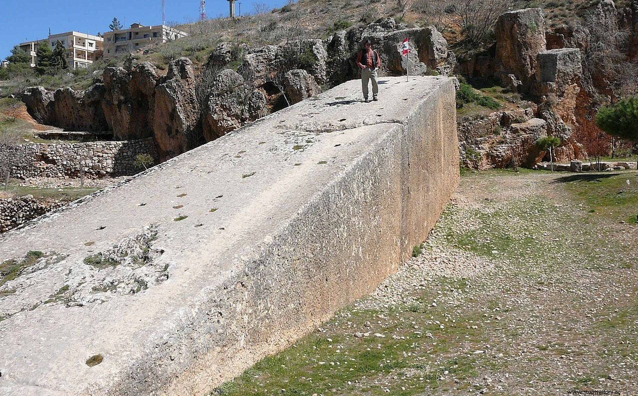 La Piedra de la Mujer Embarazada, uno de los monolitos más grandes de la Antigüedad 