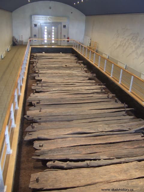 Corlea Trackway, доисторическая деревянная дорога в Ирландии. 