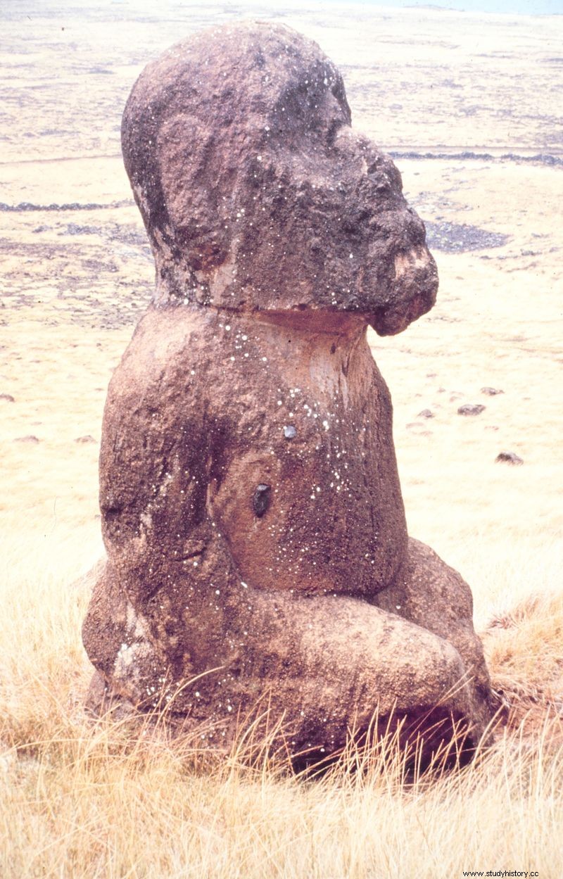 El extraño moai que es diferente a todos los demás 