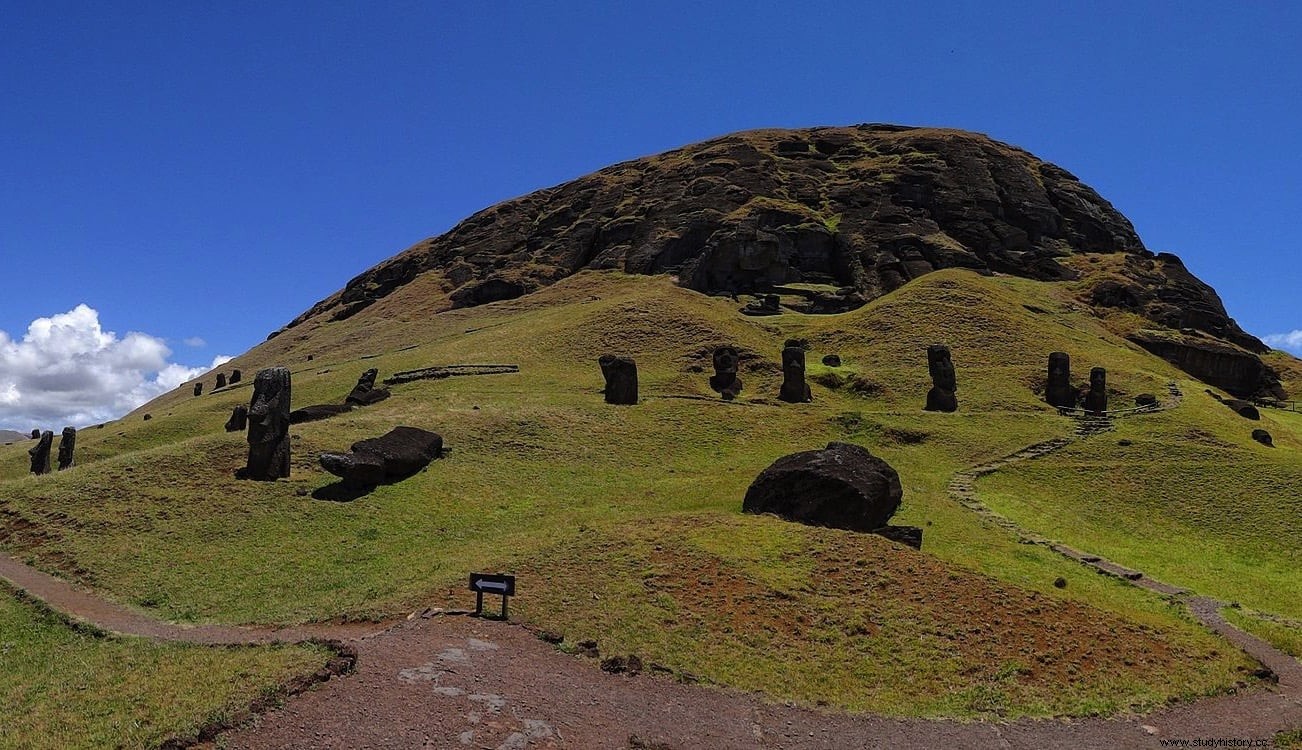 El extraño moai que es diferente a todos los demás 