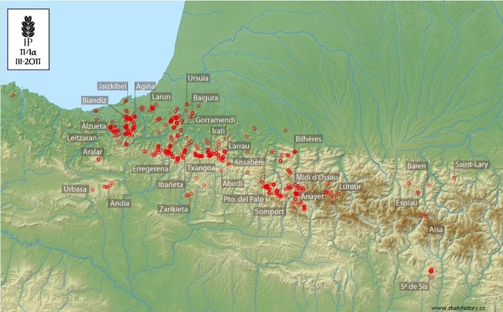 Пиренейские кромлехи, более 1400 мегалитических кругов между Андоррой и Бискайским заливом. 