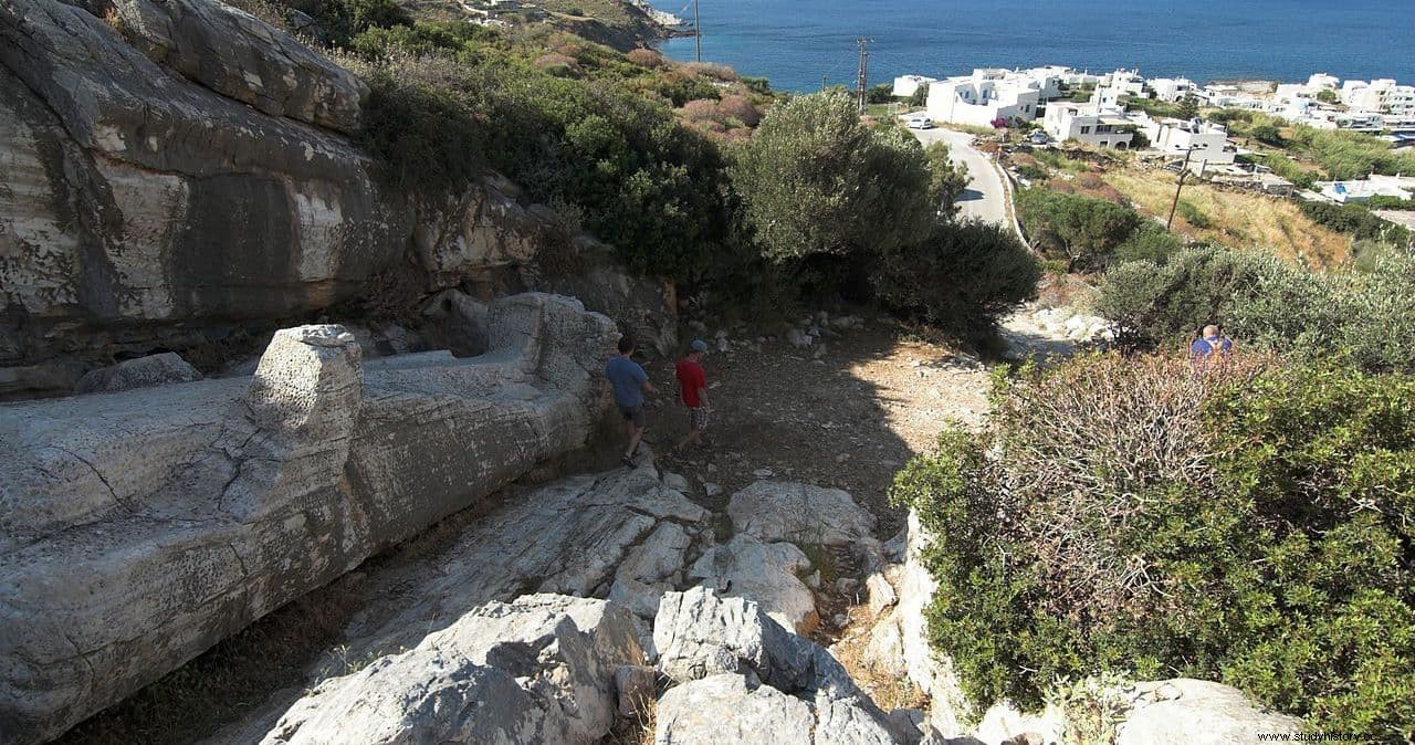 El Coloso de Dioniso y los kuroi de Flerio, estatuas griegas del siglo VI a.C. que quedan sin terminar en las canteras de Naxos 