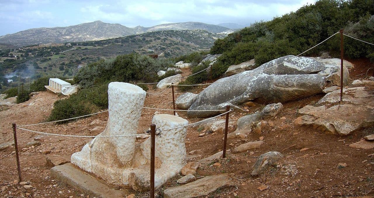 El Coloso de Dioniso y los kuroi de Flerio, estatuas griegas del siglo VI a.C. que quedan sin terminar en las canteras de Naxos 