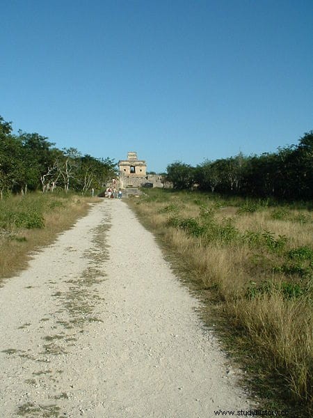 Tecnología moderna revela secretos sobre el gran camino blanco de los mayas 