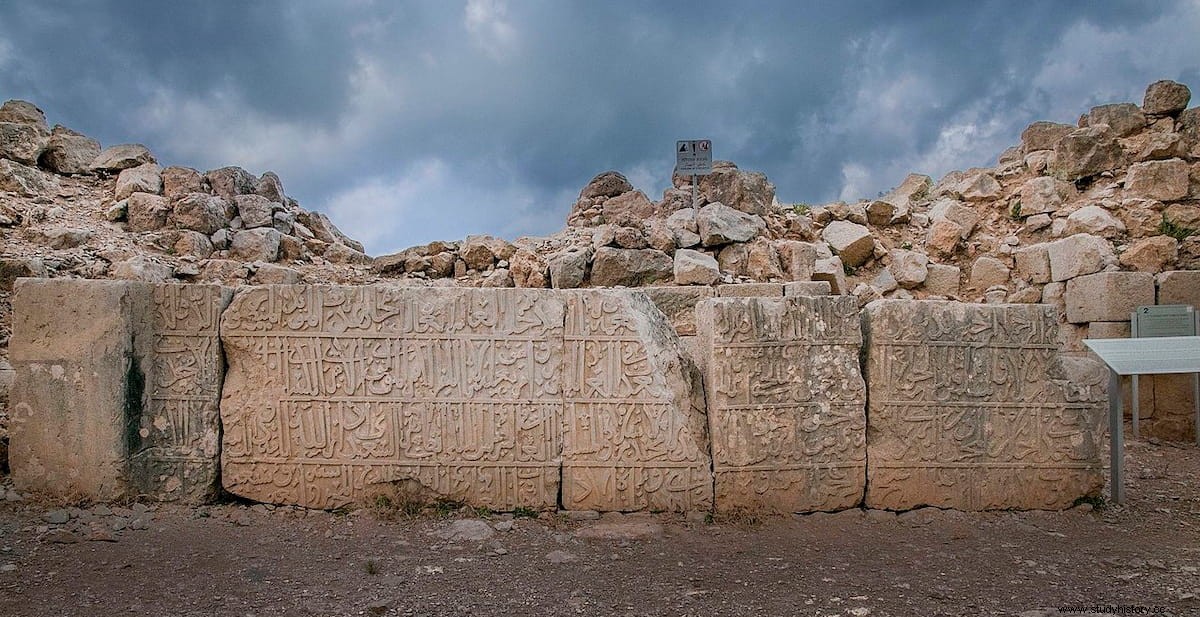 제6차 십자군을 막기 위해 건설한 이슬람 성 니므롯 요새(Nimrod Fortress) 