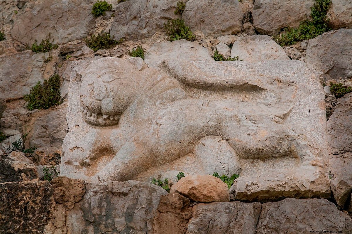 제6차 십자군을 막기 위해 건설한 이슬람 성 니므롯 요새(Nimrod Fortress) 