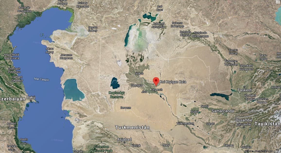 コイ クリルガン カラ、紀元前 400 年の魅力的な要塞。 1938年にソ連の探検隊によって発見された 