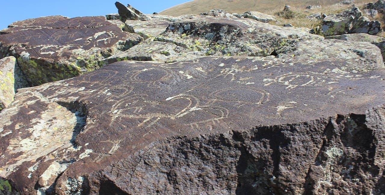 Los petroglifos de Ughtasar en Armenia tienen 12.000 años y podrían estar relacionados con jeroglíficos egipcios 