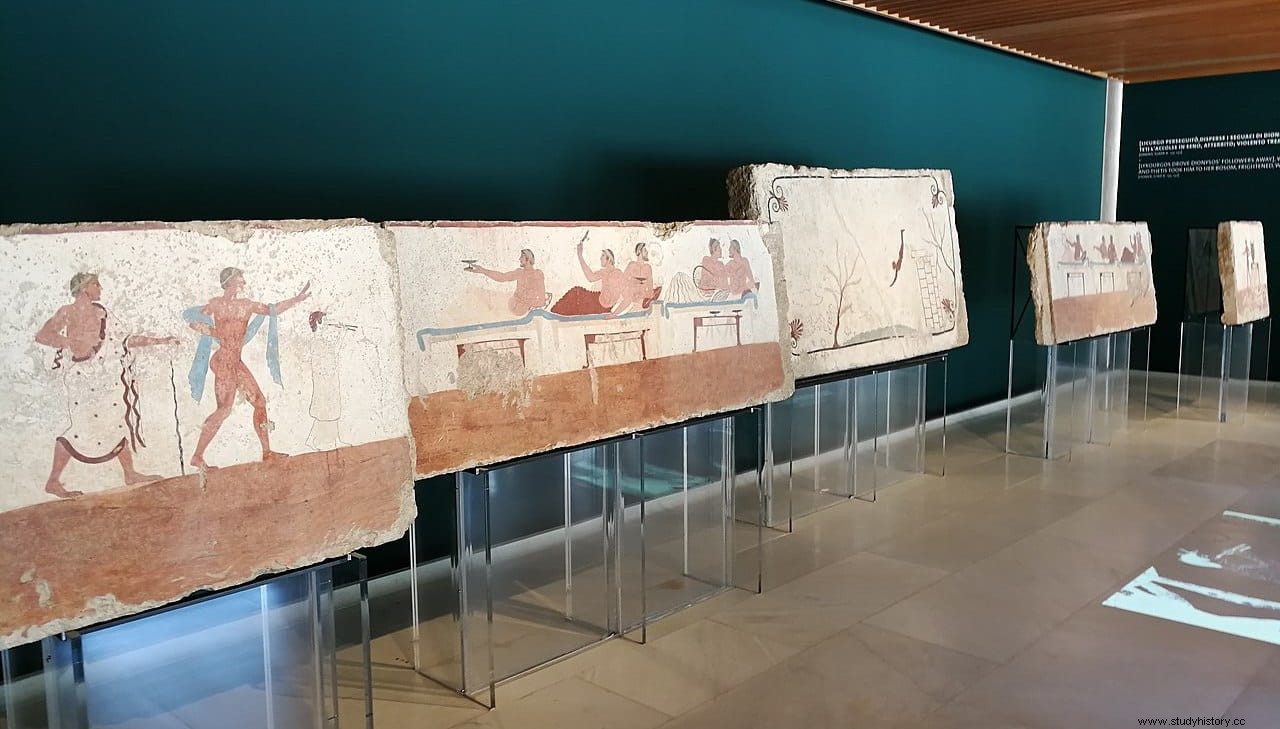 La Tumba del Nadador que contiene los únicos frescos figurativos de la Antigüedad clásica griega 