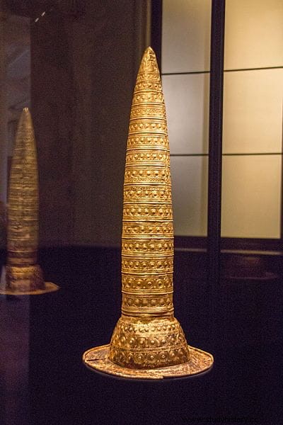 Los cuatro sombreros dorados de la Edad del Bronce 