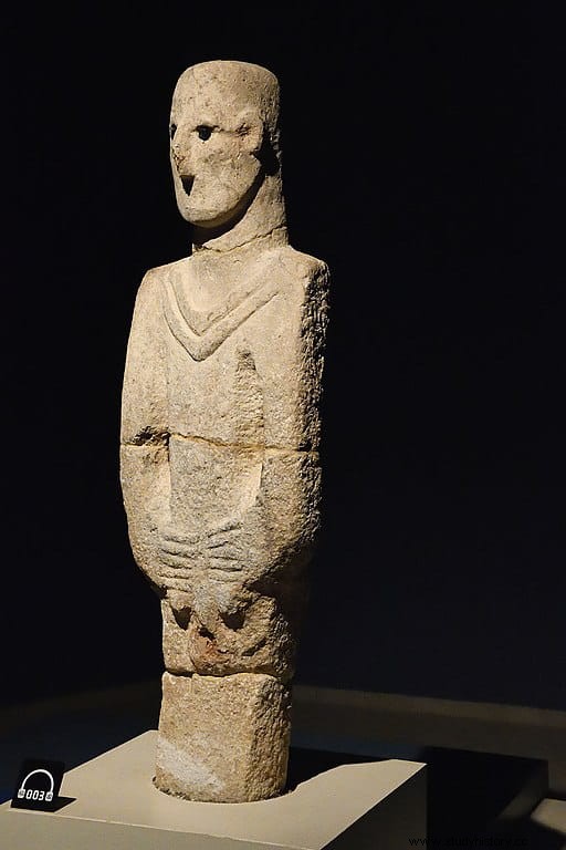 El Hombre de Urfa, la gran escultura humana naturalista más antigua encontrada, tiene más de 10.000 años 