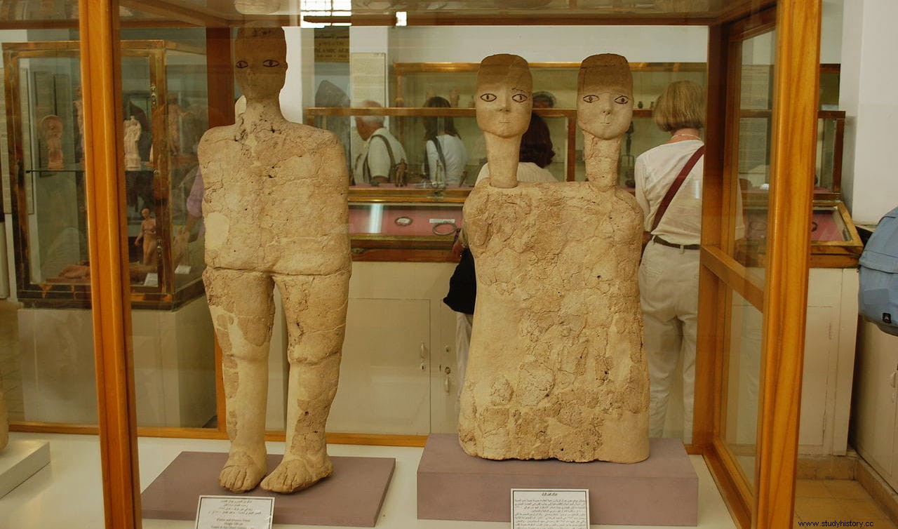 Las extrañas estatuas prehistóricas de Ain Ghazal creadas hace 10.000 años 