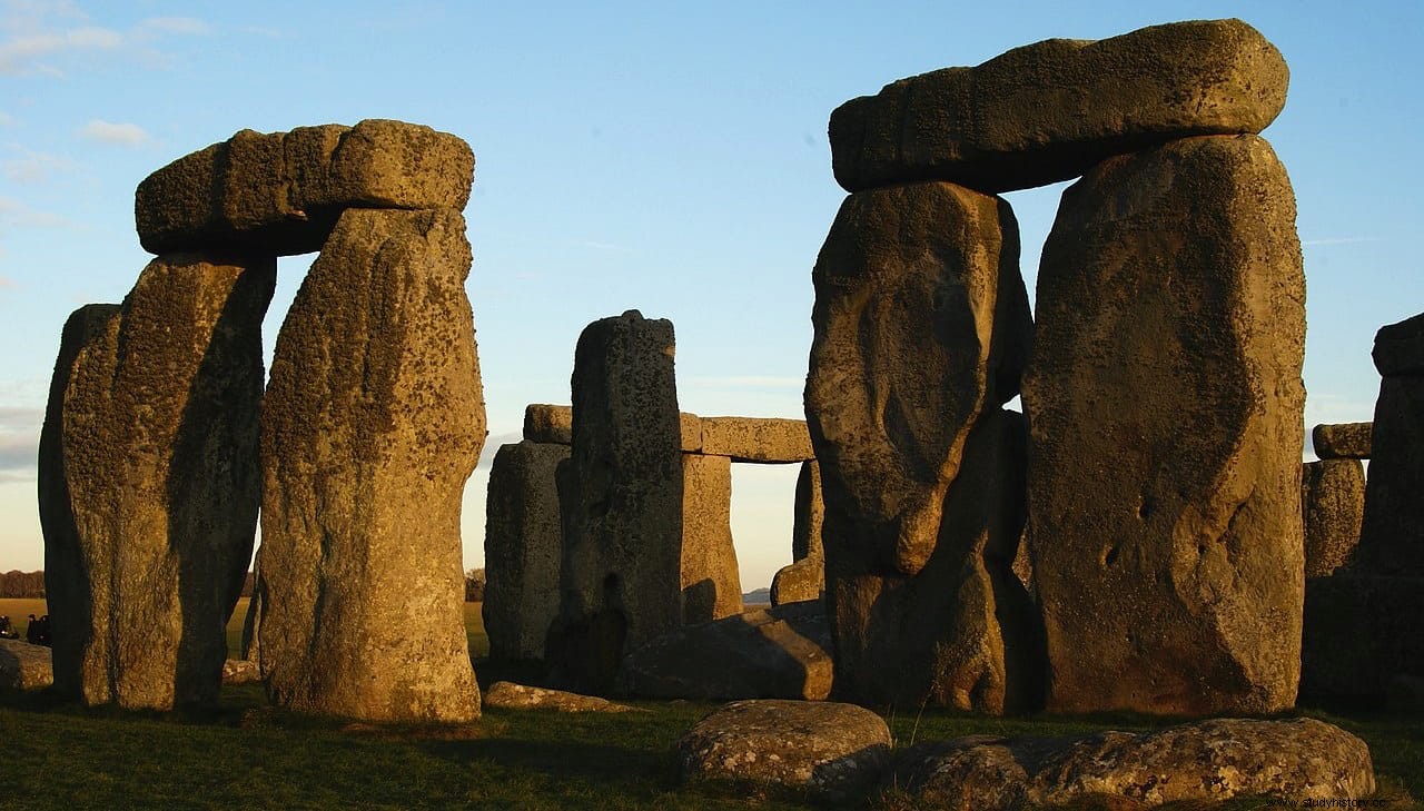 Descubren cómo podría haber funcionado el calendario solar de Stonehenge 