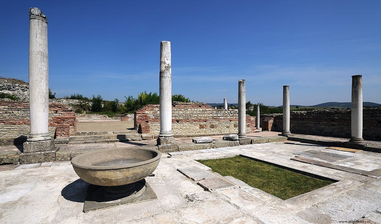 Felix Romuliana, el gran palacio del emperador romano Galerio en Serbia 