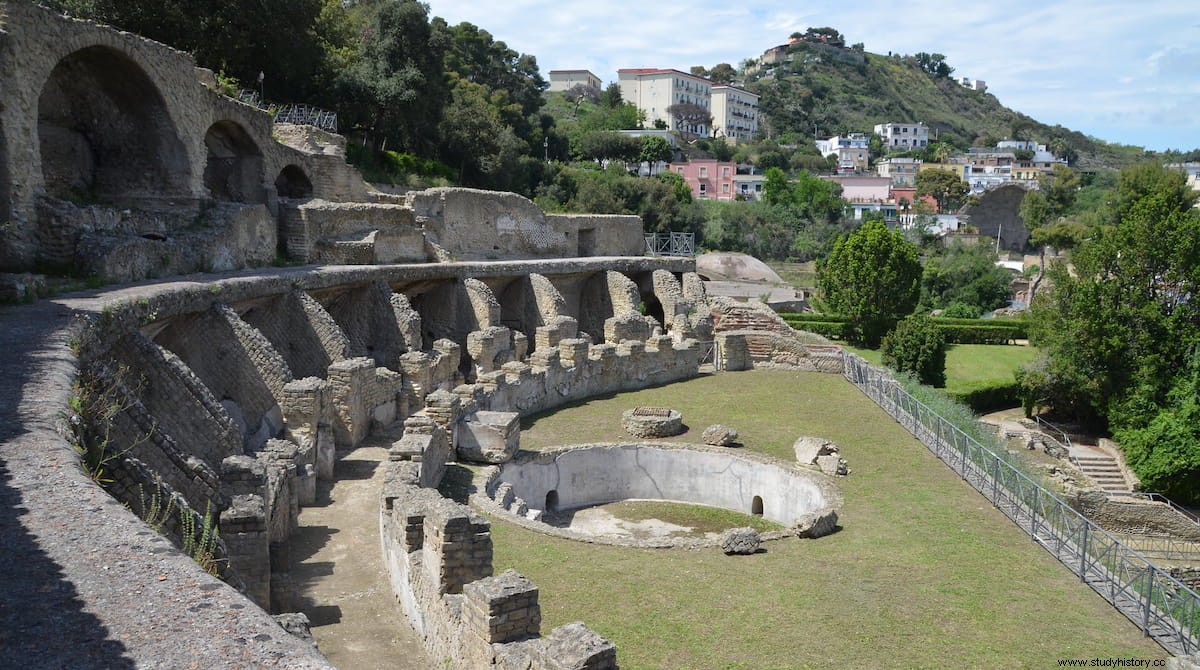 バヤス、現在は水没した古代ローマの都市、古代のラスベガス 