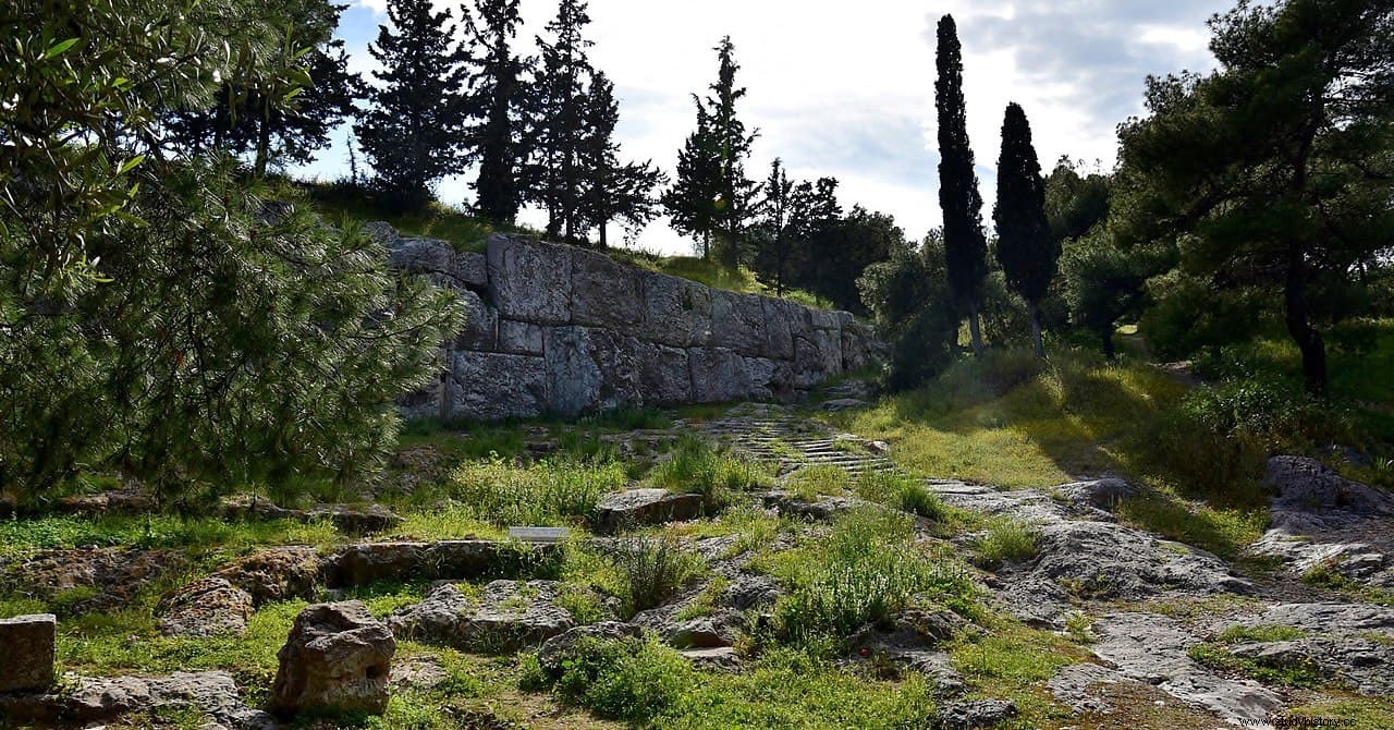 Cómo Temístocles distrajo a los espartanos para reconstruir las murallas de Atenas sin que ellos lo supieran 