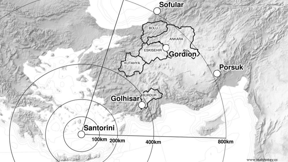 年輪から紀元前 1560 年のテラ島の大噴火の日付が特定される可能性があります。 