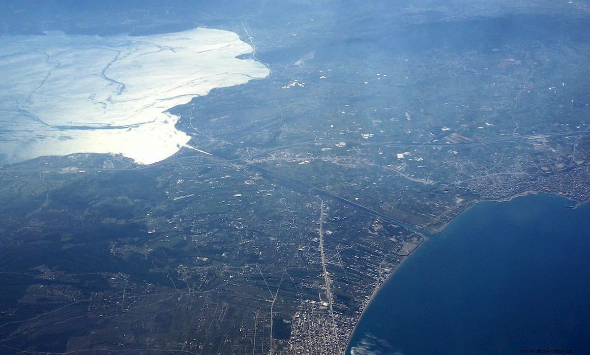 Los ingenieros que desaconsejaron la apertura del Canal de Corinto en el año 304 a.C., debido a la diferencia de altura del mar, no estaban del todo equivocados 