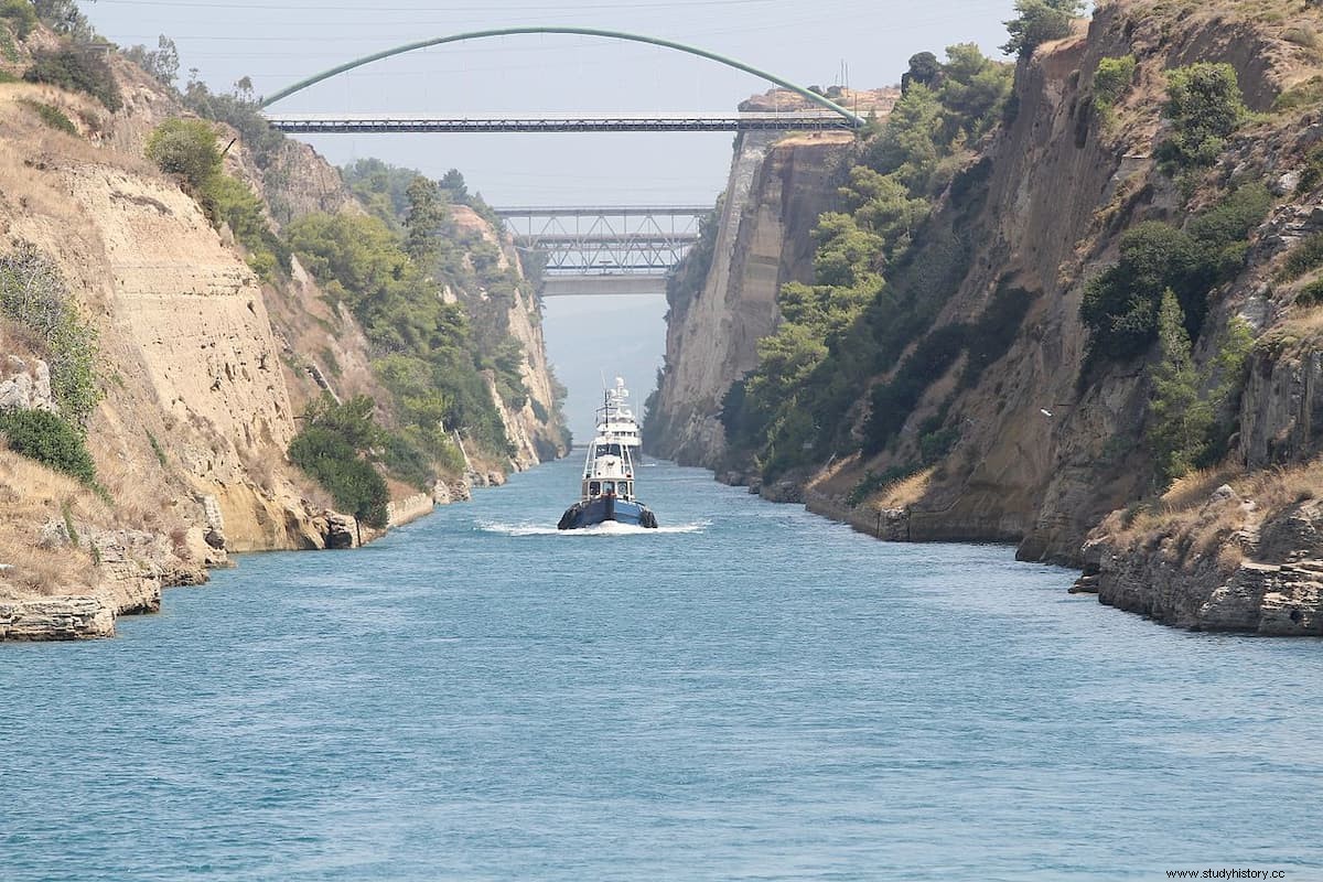 Los ingenieros que desaconsejaron la apertura del Canal de Corinto en el año 304 a.C., debido a la diferencia de altura del mar, no estaban del todo equivocados 