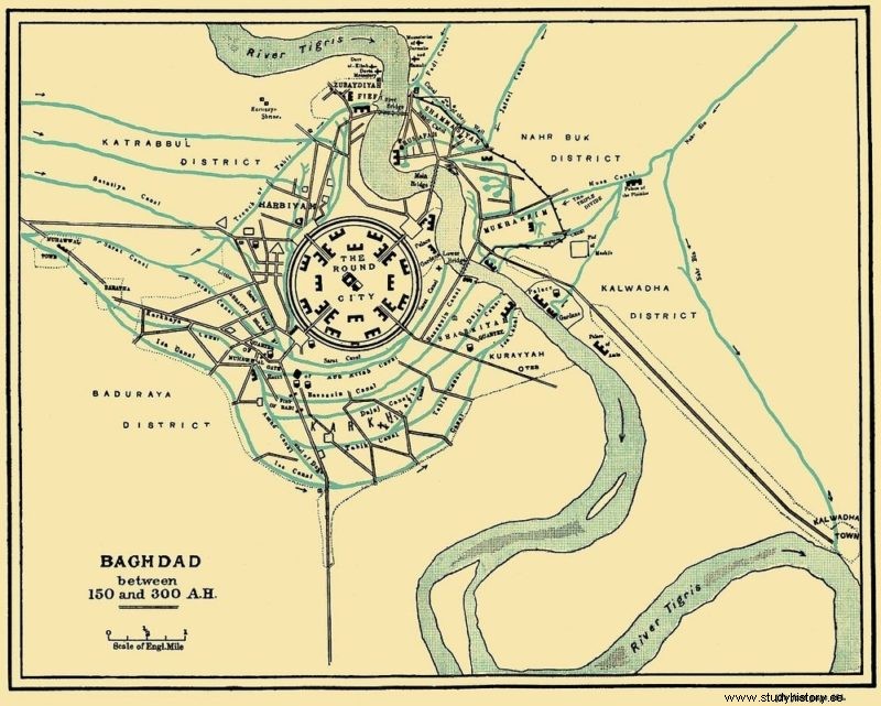 762 年の革命的な都市計画である円形都市バグダッド 