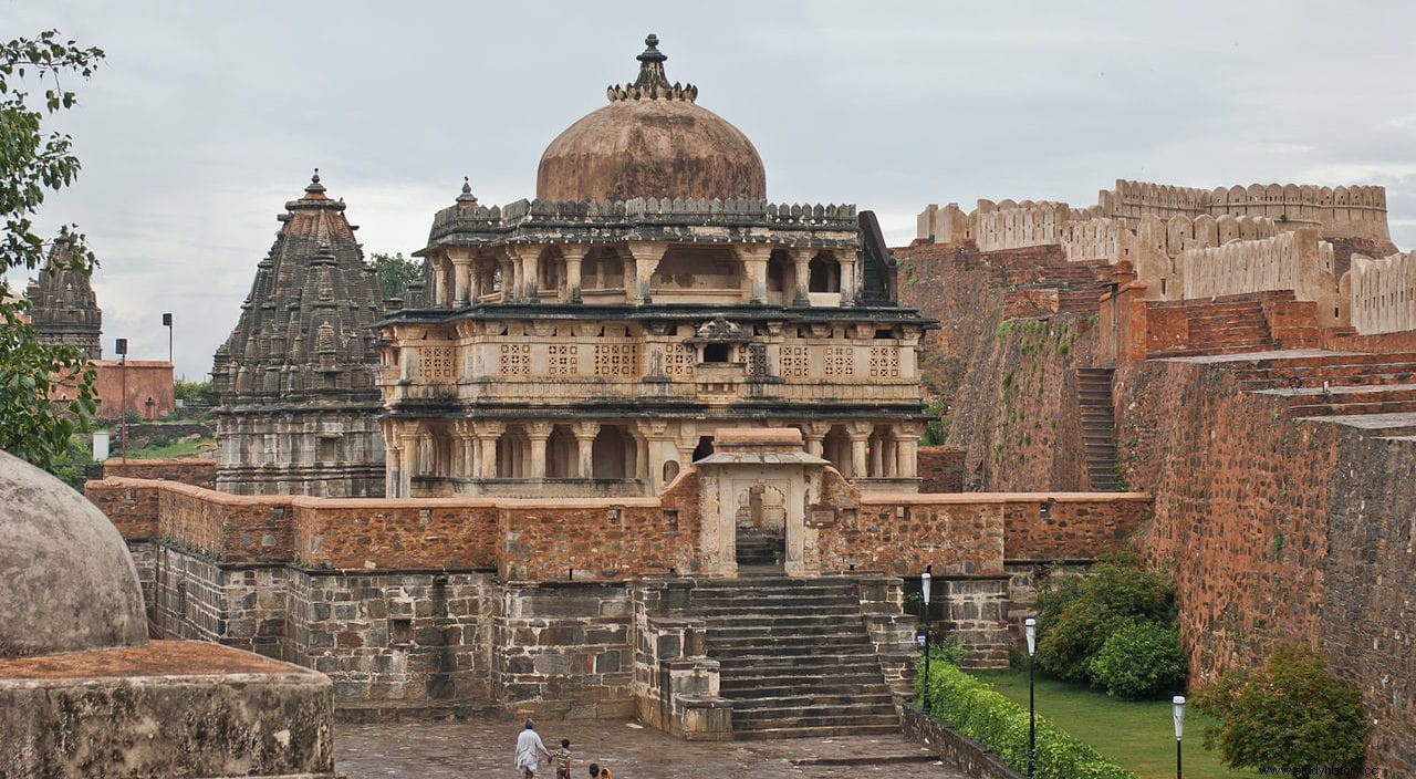 El fuerte medieval de Kumbhalgarh en la India, la segunda muralla más grande del mundo 