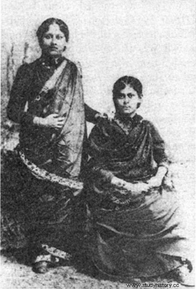 사라라 데비 차우두라니(Sarala Devi Chaudhurani), 소녀 교육 운동가 