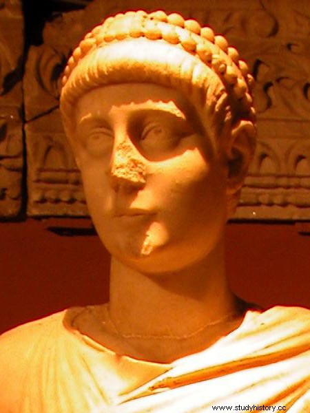 Valerintianus I, Valence Gratianus, Valerintianus II의 통치에 대해 이야기합시다! 