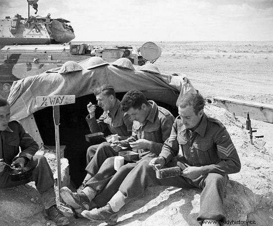 Un gallinero en Sherman y té en un campo minado. La vida real de los petroleros. 