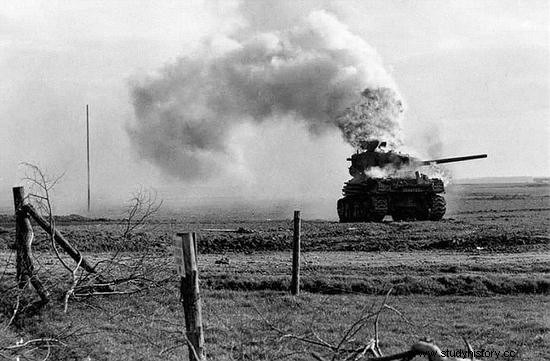 Un gallinero en Sherman y té en un campo minado. La vida real de los petroleros. 