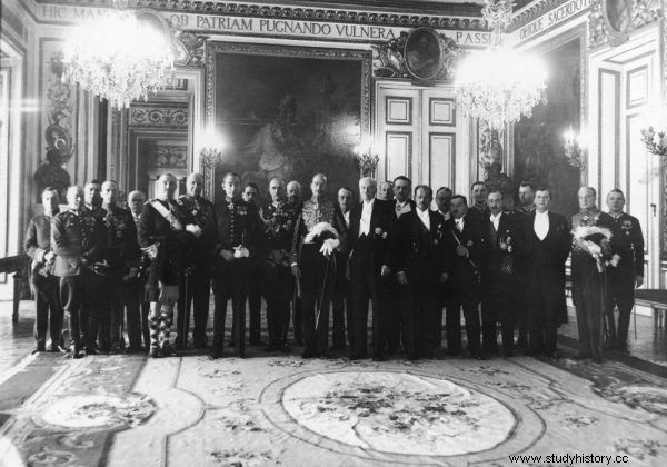 Banquete en casa del ministro, almuerzo en casa del presidente. ¿Cómo se divertía la élite de antes de la guerra? 