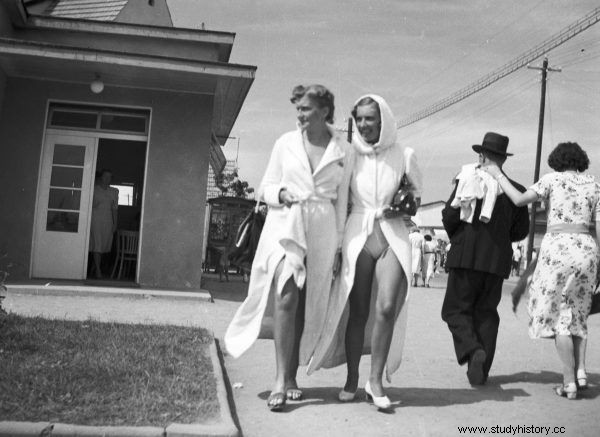  Varamiento  de antes de la guerra. ¿Cómo se comportaban nuestros bisabuelos en la playa? 