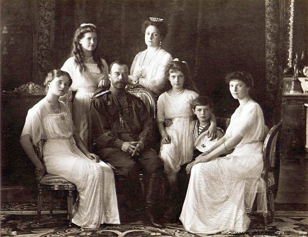 El amor que llevó al colapso del imperio Romanov 