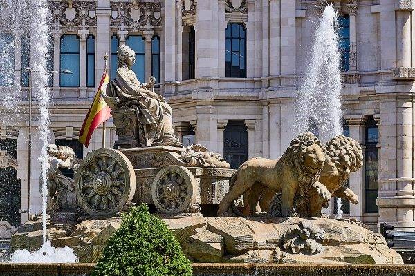 Antes de que se construyeran los muros del Vaticano, aquí había un antiguo templo de la diosa sangrienta... 