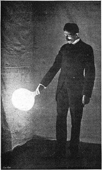 El señor del trueno que revolucionó el mundo:las locas ideas de Nikola Tesla 