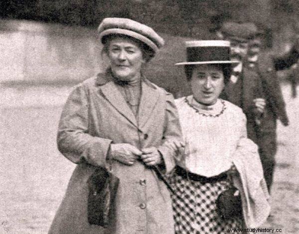 Rosa Luxemburgo. La primera mujer polaca doctorada en economía 