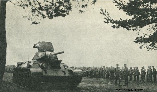 Tanque T-34. La nueva  estrella  del Ejército Rojo 