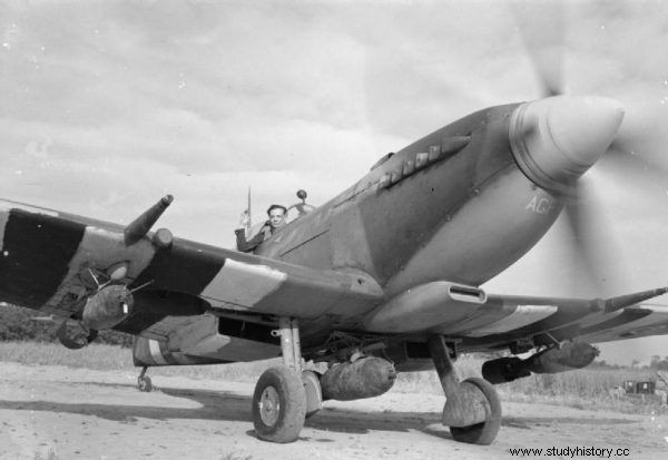 ¿Avión de la Cruz Roja? ¡Echar abajo! ¿Por qué los aliados asesinaban a camilleros indefensos? 