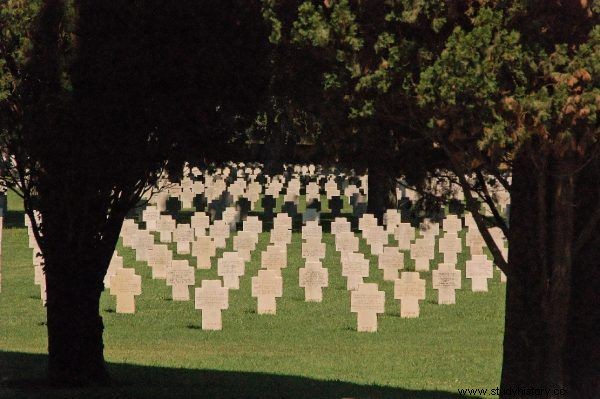 ¿Cuántos polacos murieron defendiendo Monte Cassino? 