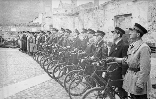 Я был полицейским в гетто. Шокирующие воспоминания члена Службы еврейского порядка 