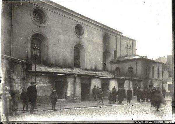 Pogromo en Lviv en 1918.  En casa atacaron, amenazaron con disparar, destrozaron la cabeza de mi esposa y le cortaron los dedos de la mano a mi hija  