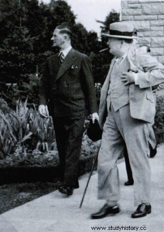 ¿Quién más fue Winston Churchill? Por ejemplo un albañil 