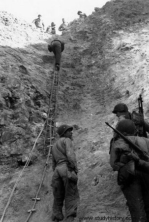 La misión más arriesgada del Día D. Los Rangers asaltan Pointe du Hoc 