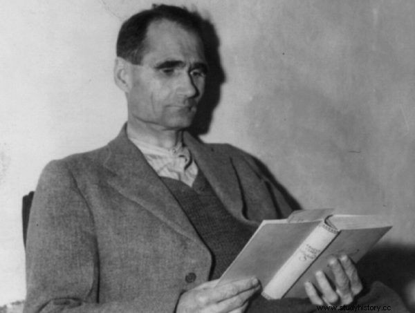 Calzoncillos de lana Rudolf Hess. ¿Por qué la inteligencia británica estaba tan interesada en ellos? 