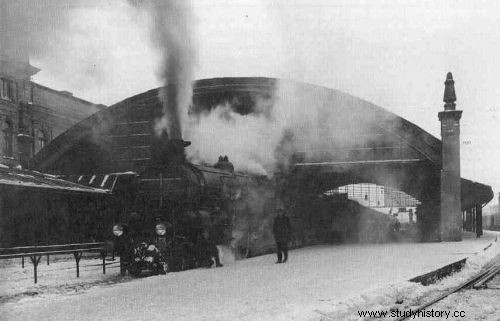 ¡Un segundo demasiado tarde! El ataque del Ejército Nacional a la vida de Hans Frank 