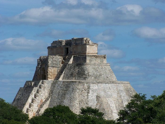 Historia Antigua:América desde la Era Precolombina 